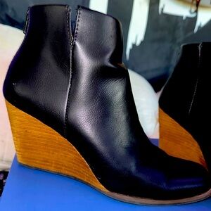 Woman’s Black Wedge Ankle booties FAUX leather - Oliana